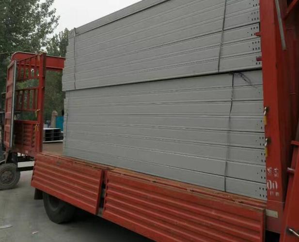 宏圖電纜橋架裝車照片